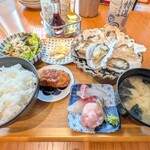 魚とワインはなたれThe Fishand Oysters - 蒸し真かきと大粒カキフライのかき食べ尽くし定食