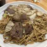 ホルモンうどん権兵衛 - ホルモン焼きそばM 720円