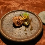 レストラン ナズ - 根セロリとスマッシュバターで焼いたもの、根セロリのアイスクリーム、上にパイナップル、マイ