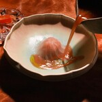 レストラン ナズ - 発酵させたトマトのソース、燻製サーモン