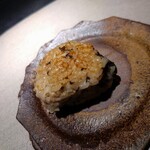 ことわりをはかるみせ ばんどう - 三杯目、焼おにぎり、トリュフと醤油が香ばしい。