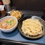 武蔵野うどん 竹國 - 肉汁うどんとかき揚げ