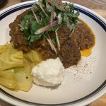 カレーライス専門店 ブラザー - 鯖キーマカレー(別角度から)