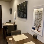 セブンズカフェ - テーブル席