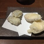 生姜屋 黒兵衛 - チーズと鶏肉の燻製天ぷら