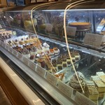 パティスリー モンプリュ 本店 - 