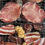 焼肉ナンバーワン - 料理写真:(*´▽｀)ﾉﾉ焼肉!! 焼きヤキ〜♪