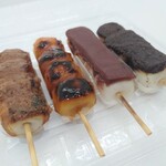 餅菓子と喫茶 日日 - 料理写真:「炙りみそ」＆「みたらし」＆「こしあん」＆「ごま」①