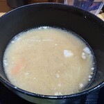 とんかつ 鉄 - 豚汁。豚の旨みを強く感じ、自然な甘みを感じます