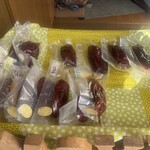 とぽとぽ焼き芋 IMOYA - 店頭に並んでいたお芋たち