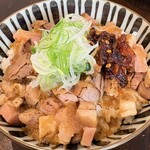 藤茶屋 - コロコロ肉飯