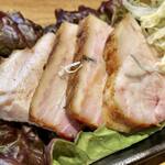 油路精肉店 - 炭火焼き焼豚