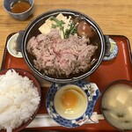 中村家 - 来ました！ けどまだ肉赤いし、煮えてないな