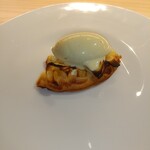 RISTORANTE IL NODO - アップルパイとローズマリーのアイスクリーム