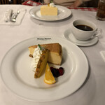 マンジャ マンジャ 横浜ランドマークタワー店 - メイプルウォールナッツチーズケーキ