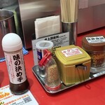 ラーメン ねぎとん - 卓上調味料