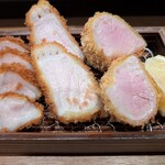 TONKATSU KEITA - 左列と中央列はロースカツ、右がヒレカツです。