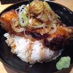 仙臺 自家製麺 こいけ屋 - ガッツリチャーシュー
      
      ご飯半分くらいをお茶漬けにすると出汁爆烈に旨いですよ。