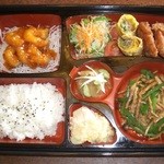 あたか飯店 - ランチのお集まりにボリューム弁当・・１４８０