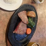 ステーキ石井 - 料理写真:噛みごたえのあるステーキ