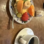 ステーキ石井 - Bランチについてるデザートのフルーツ盛り合わせ。