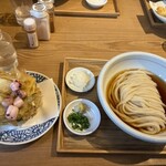 おうどん 瀬戸晴れ - 地だこ入かき揚げと、ぶっかけ冷中