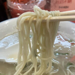長浜屋台 一心亭 - Bランチ(960円)のラーメンの麺、硬め