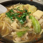 牛もつ鍋 川端 - 具材はモツはもちろん、キャベツ、ネギ、ごぼう、お豆腐など