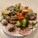 アズーリ - 前菜盛り合わせ(写真は2人前)※人数分の注文が必要