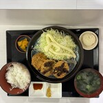 お肉屋さんの定食と丼 岩井畜産 - 
