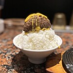 田町 銭場精肉店 - オンザライス　大盛り