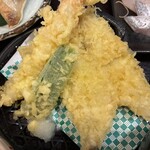 湘南 魚つる - カマス、海老、野菜の天ぷら