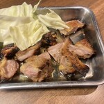 骨付鳥、からあげ、ハイボール がブリチキン。 宇都宮馬場通り店 - おや鳥ハーフ