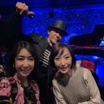 キーストンクラブ - JAZZシンガーの飯田久美子さん(右)