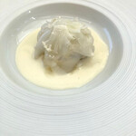 L'ORANGERIE - アミューズ2 イカ、カリフラワー