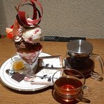 パティスリー カフェ デリーモ - 料理写真:ゴースト&レディとのコラボパフェとベルガモットブレンドのオーガニックアールグレイ紅茶のセット。(期間1/9~25)