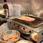 やきにく 梵厨 - 丁寧にササササッと焼いてくれます