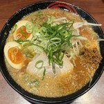 ラーメン 魁力屋 - 料理写真:北海道濃厚味噌らぁめん（背脂多め、半熟味付玉子トッピング）