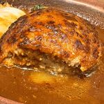 キッチン トーキョー - カットすると肉汁‥