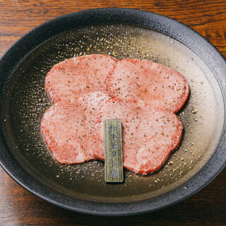 各地から厳選された黒毛和牛を、一番美味しい状態でご提供