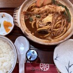 みづこし - 天ぷら入り味噌煮込定食
とろっとしたスープがとても美味しかったです♪
家で作ると最後に苦味が残るのですが
美味しいお店のスープは違う!!