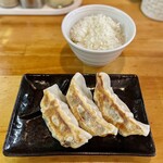 麺屋　くおん - Cセット（焼き餃子3個と白ご飯少）