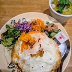 CHALO - 写真追加：冬野菜のグリーンカレー1,100円＋目玉焼きトッピング100円✨️2026年1月下旬の週替わり♪じゃがいもや大根、蓮根といった冬野菜にココナッツミルクがやさしいマイルドカレー♡1周年㊗️