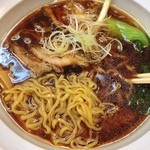 士心 - ブラック醤油ラーメン！ウマいっすね！700円。