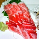 丸山鮮魚店 - 大トロよりの中トロです