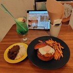 KAKUMEI Burger & cafe - 