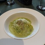 Restaurant Nature - ハーフパスタは、
      タラと小松菜のクリームソース
      もっちり生パスタにチーズのコクが絡んで、
      食欲を一気に加速。