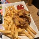 個室完備 大衆とり酒場 とりいちず - 唐揚げ&ポテトフライ