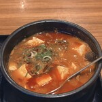 カルビ丼とスン豆腐専門店 韓丼 - 料理写真:ホンモンスン豆腐とデジカルビ丼(小) お得セット ¥990