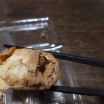 河村屋 - 角煮いなりの断面